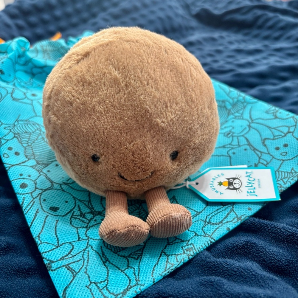 Jellycat Amuseables Mona Macaron